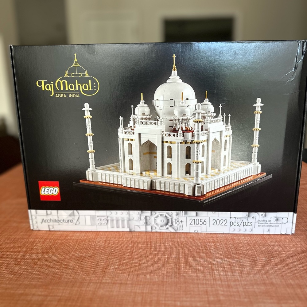 LEGO Architecture Taj Mahal in White and Gold- Never been opened